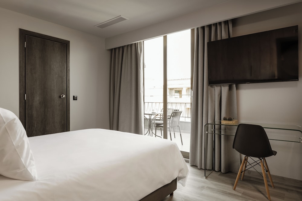Double Room, 1 Queen Bed photo 1