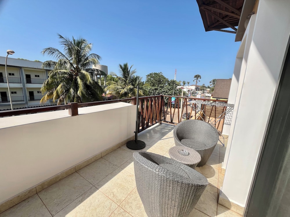 Comfort Apartment, 2 Bedrooms, Balcony, City View (B11-Top Floor)