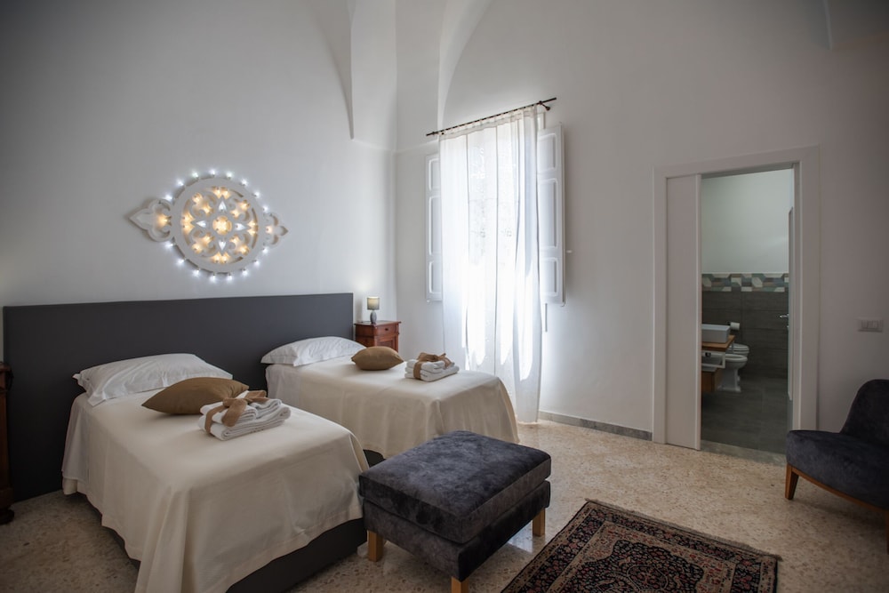 Camera Luxury Donna Carmela photo 2