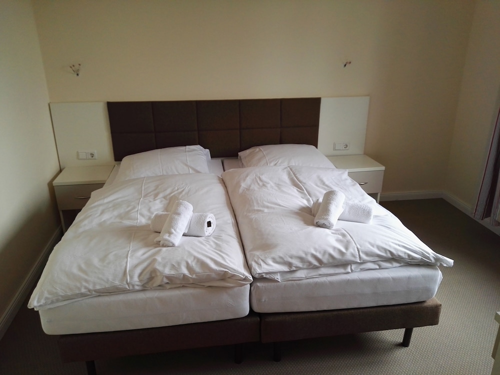 Comfort Twin Room, 2 Twin Beds photo 3