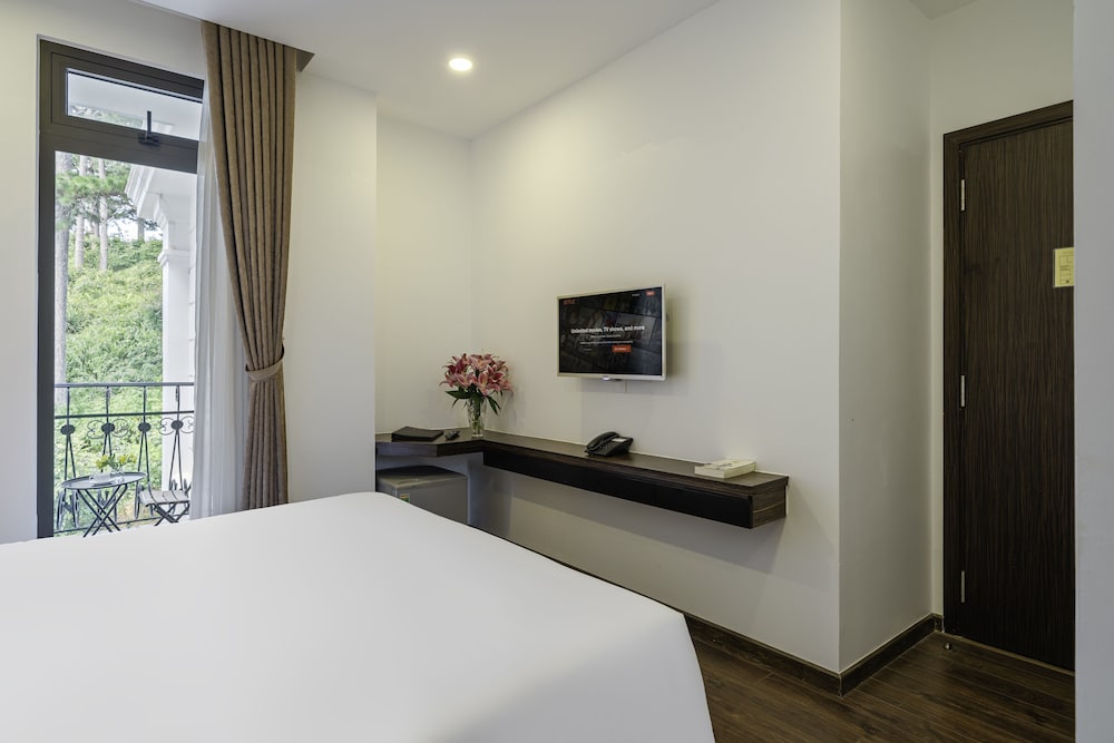 Superior Double Room, Balcony - Photo 4