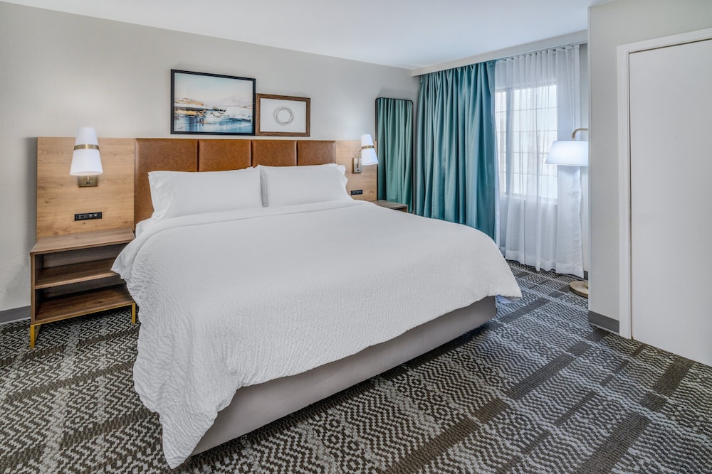 Suite,  1 King Bed, Kitchen (Mobility, Accessible Tub) - Photo 4