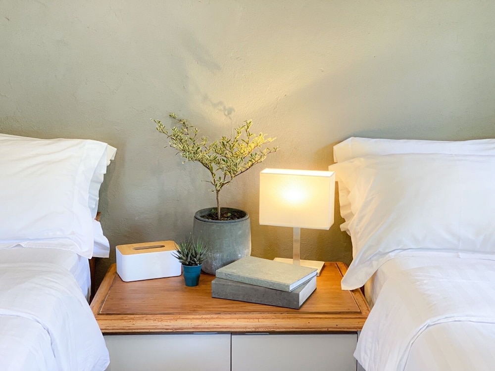 Standard Twin Room - Photo 1