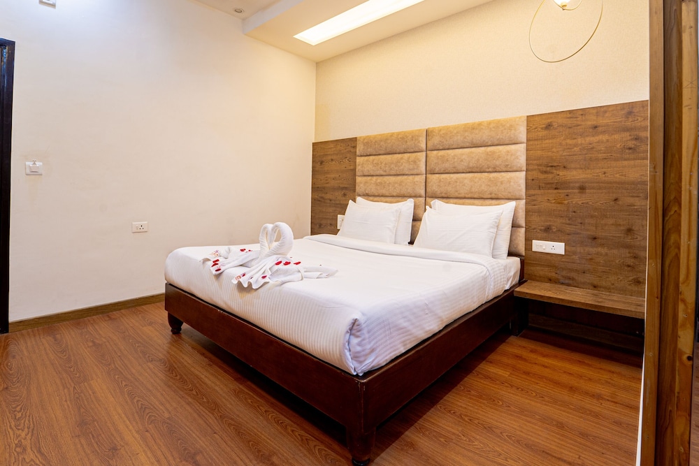 Deluxe Room - Photo 4