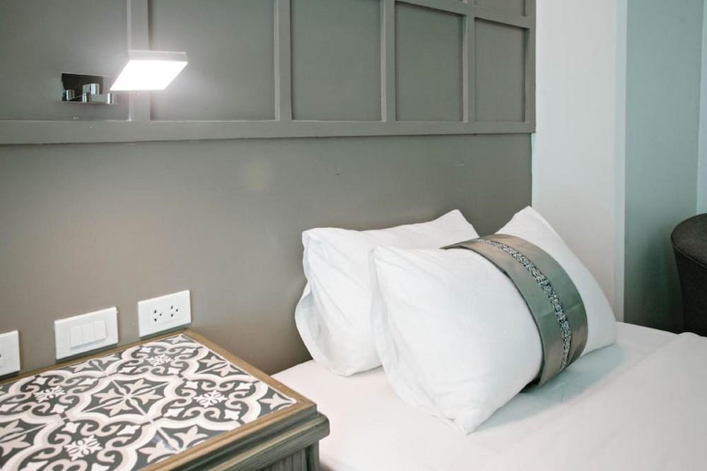 Premium Single Room