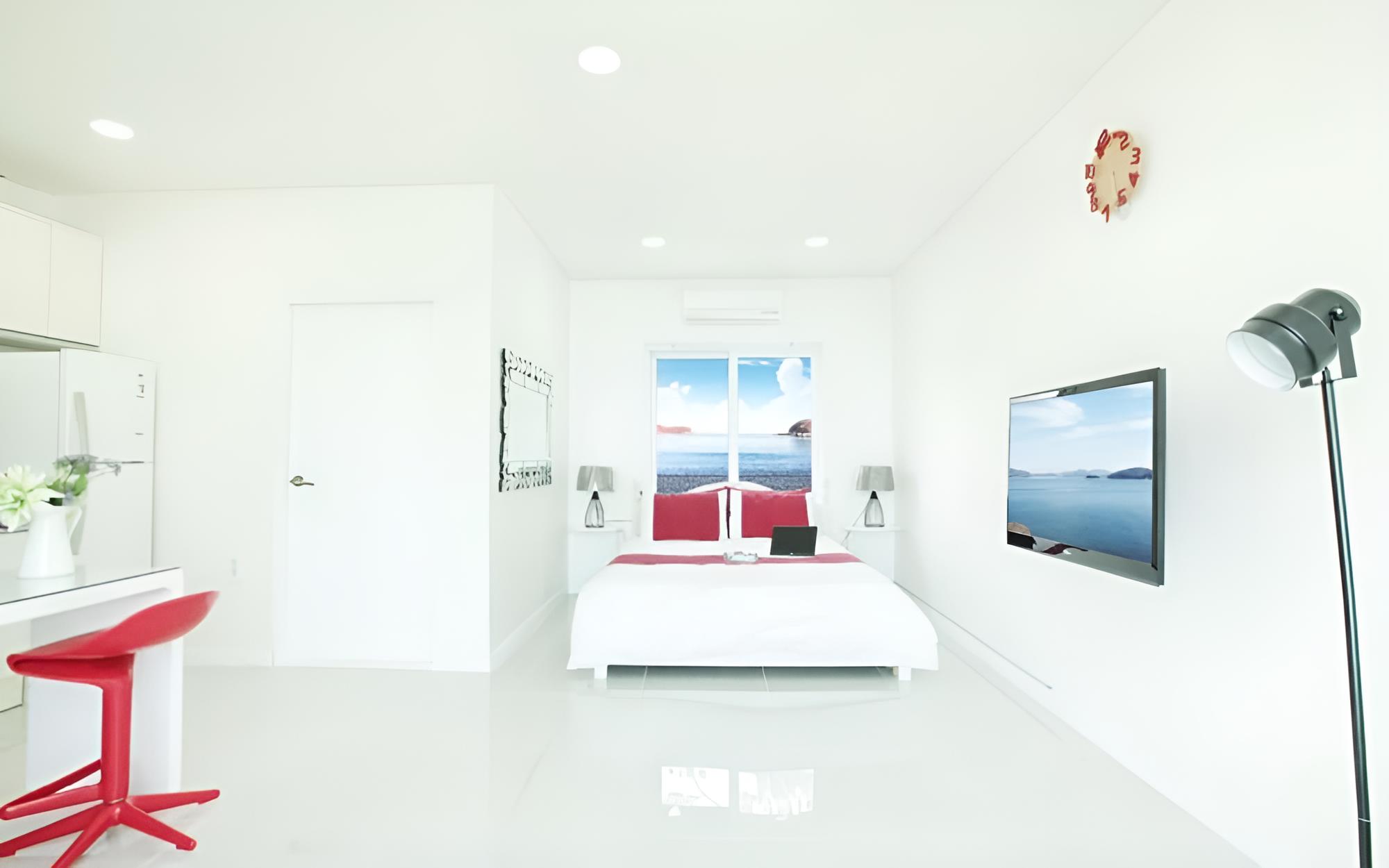 Room (Night fog (2nd floor ocean view)) - Photo 3