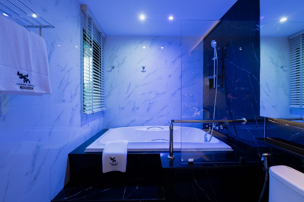 Honeymoon Suite with outdoor Jacuzzi - Photo 7