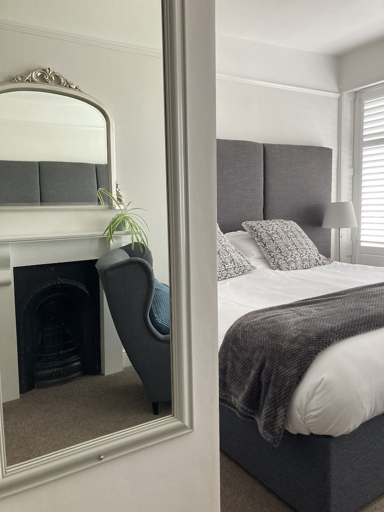 Double Room, Sea View (Room 7,  Royal, Second Floor) photo 3