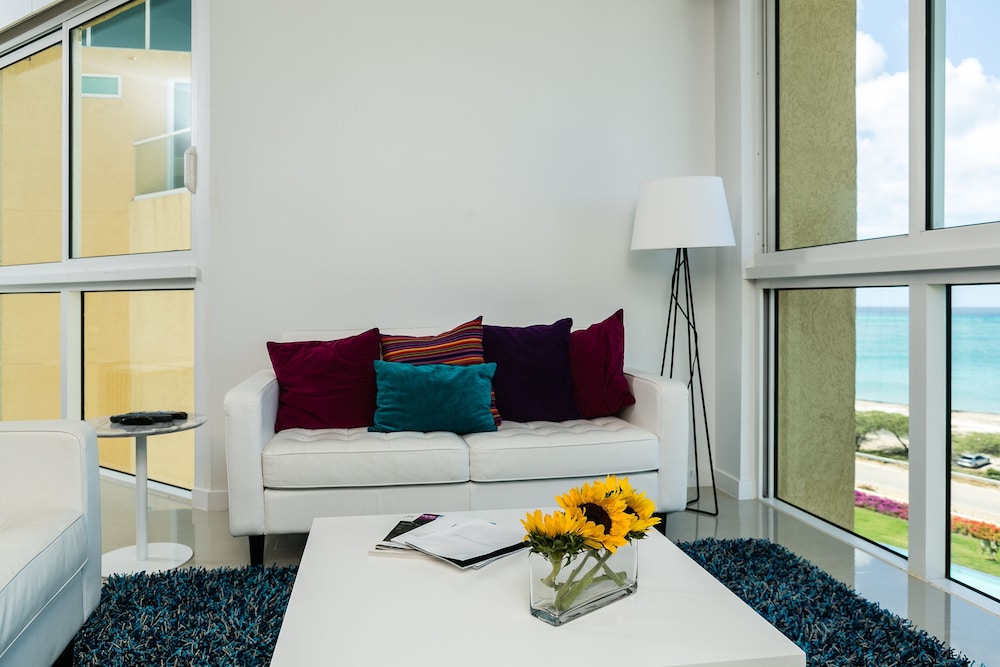 Family Condo, 2 Bedrooms, Ocean View, Corner photo 2