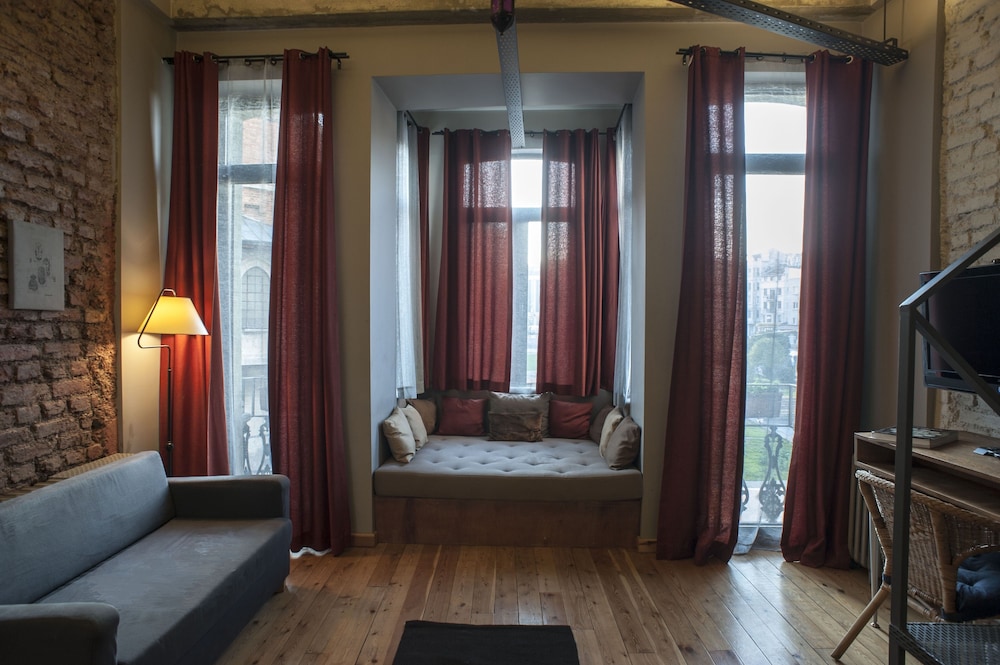 Loft Room photo 3