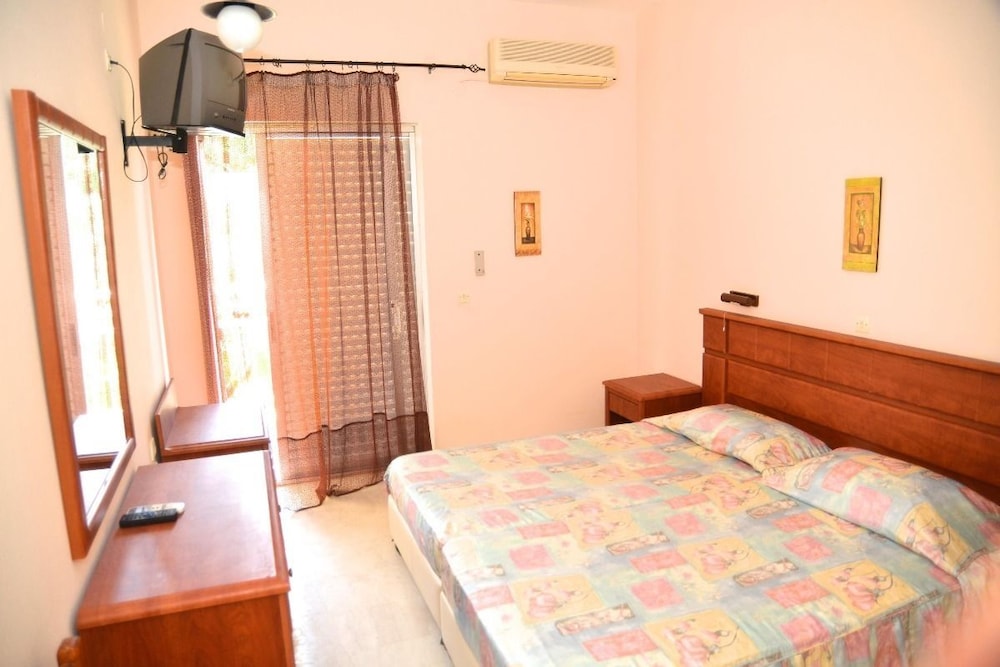 Standard Twin Room - Photo 12
