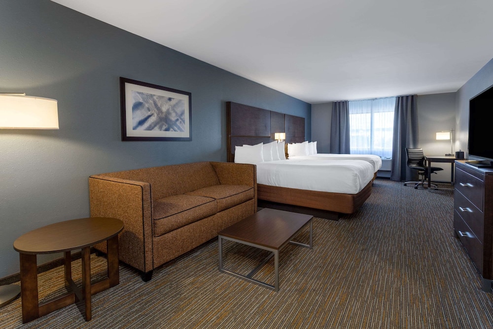Suite, 2 Queen Beds, Non Smoking photo 1