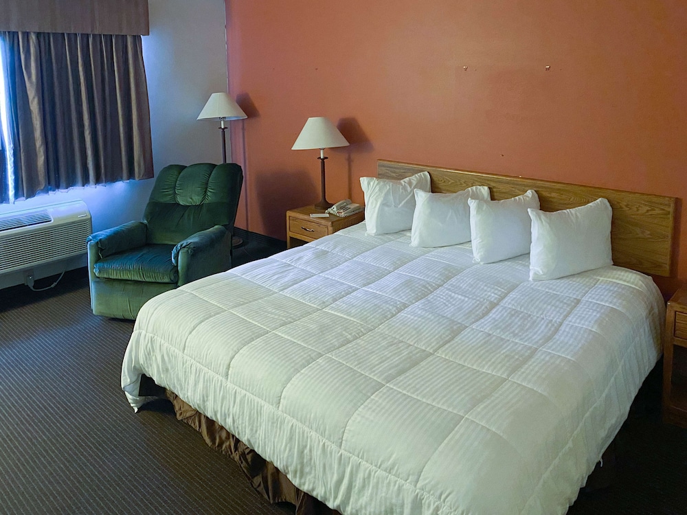 Deluxe Room, 1 King Bed, Accessible, Non Smoking photo 2