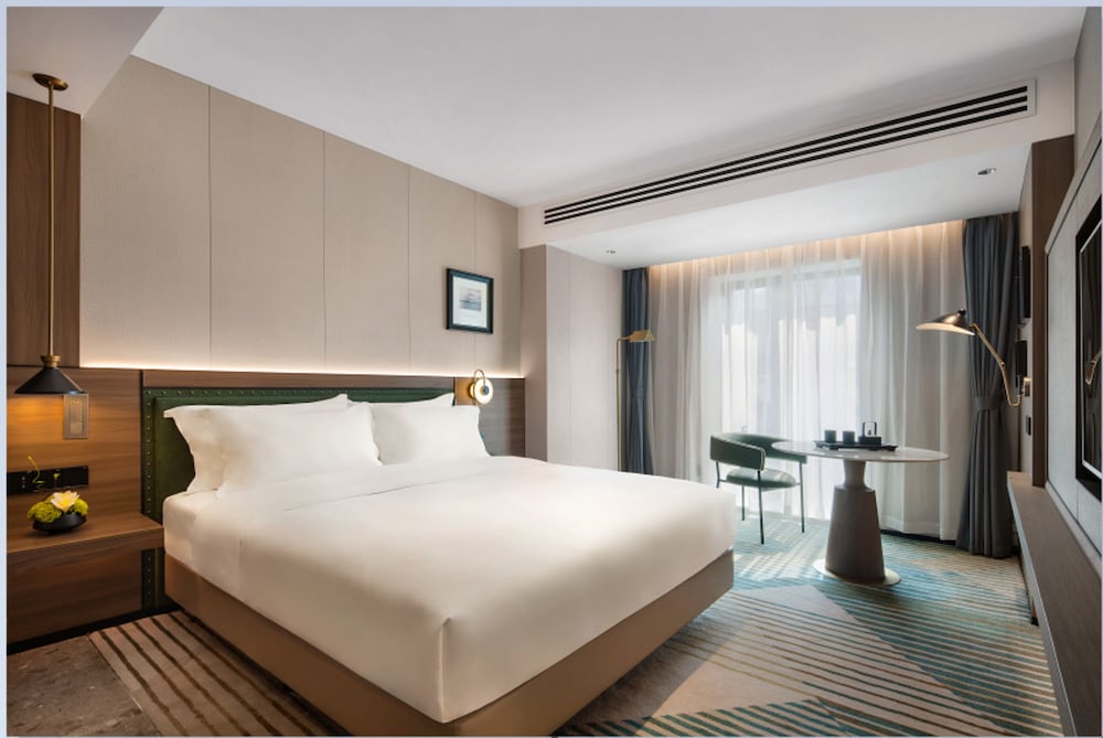 Deluxe King Room - Photo 1