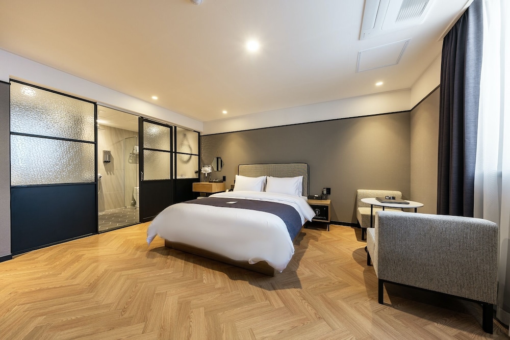 Premium Room - Photo 1