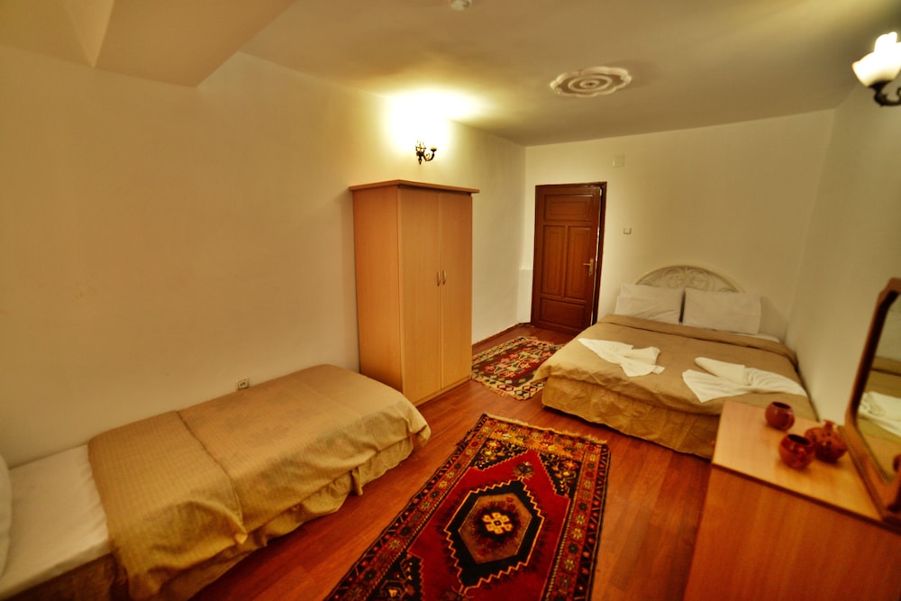 Classic Triple Room photo 1