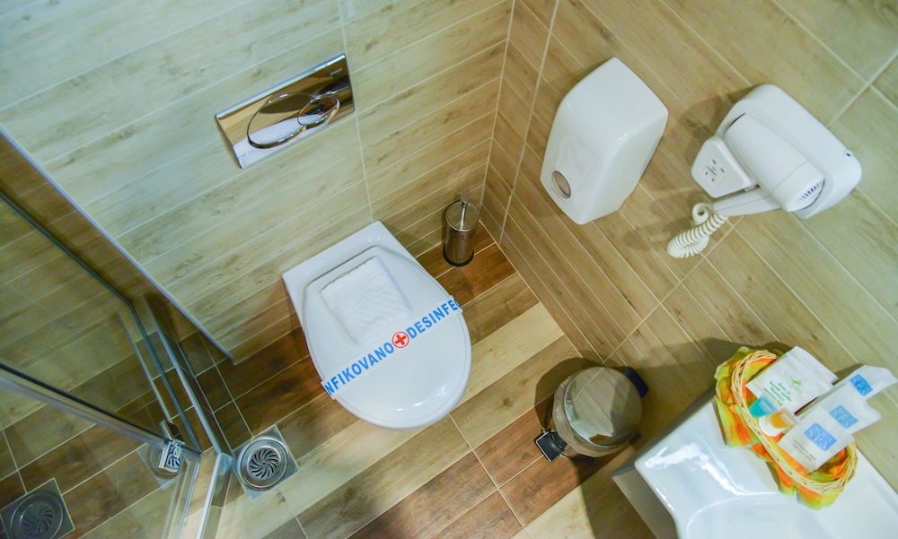Suite - Photo 7