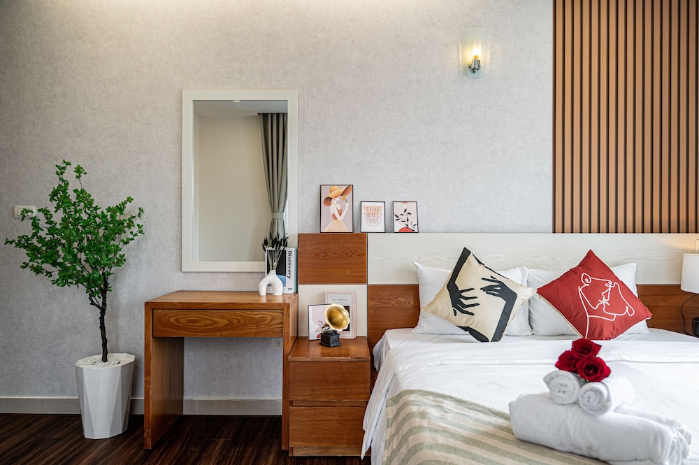 Junior Apartment, City View