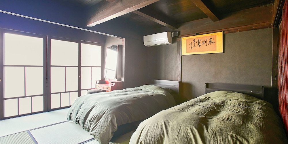 Tora  Twin Room, Non Smoking photo 1