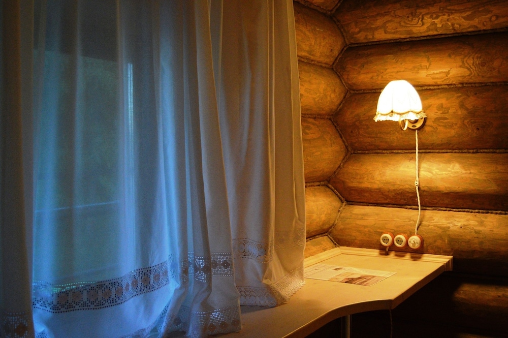 House, 2 Bedrooms photo 2
