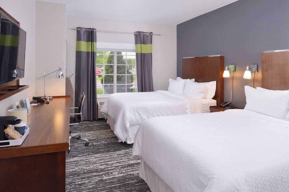 Traditional Room, 2 Queen Beds - Photo 3
