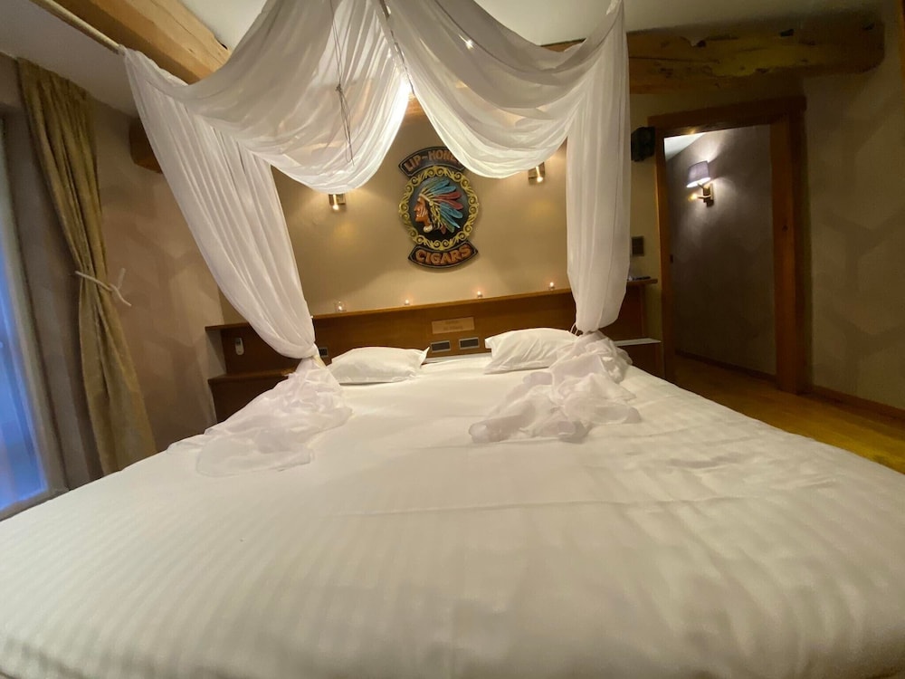 Honeymoon Double Room photo 3