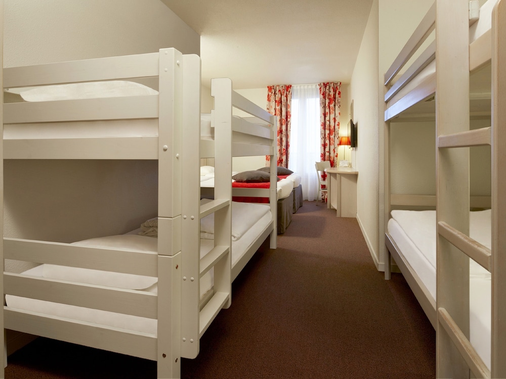 Standard Room, Multiple Beds photo 2