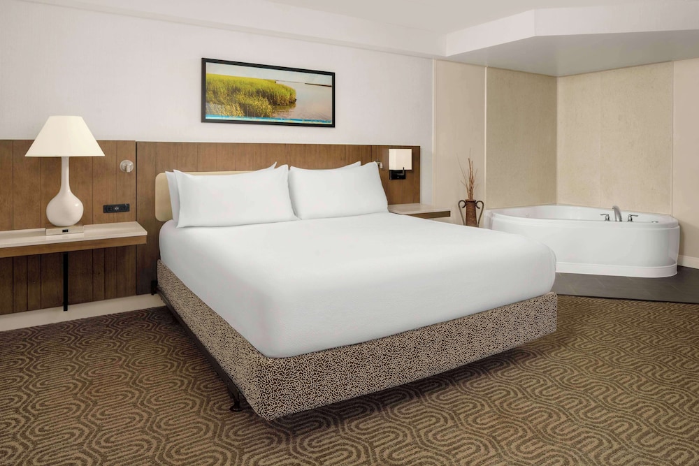 One king bed with whirlpool