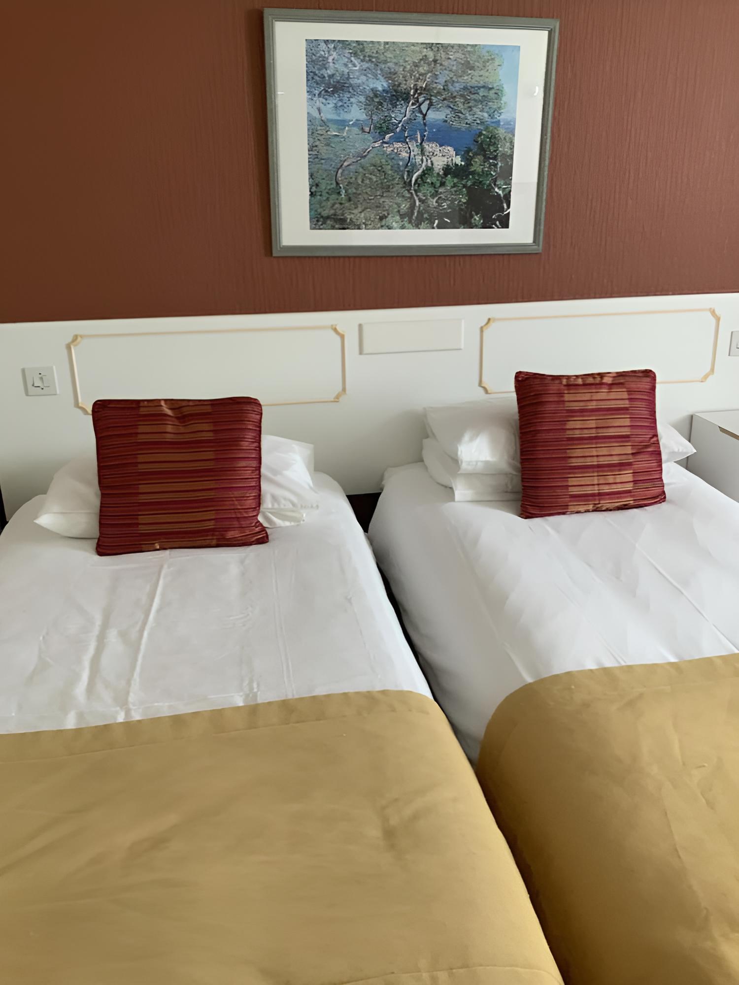 Twin Room, Ensuite (with Inland View ) photo 3