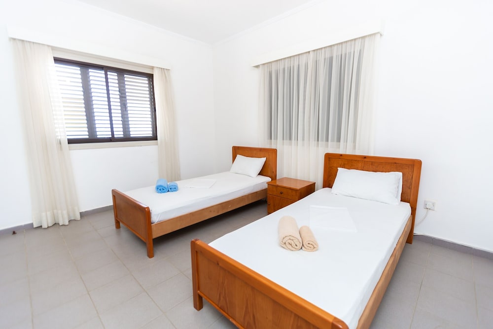 Deluxe Villa, Pool Access photo 3