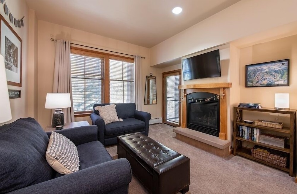 Condo, 1 Bedroom photo 1