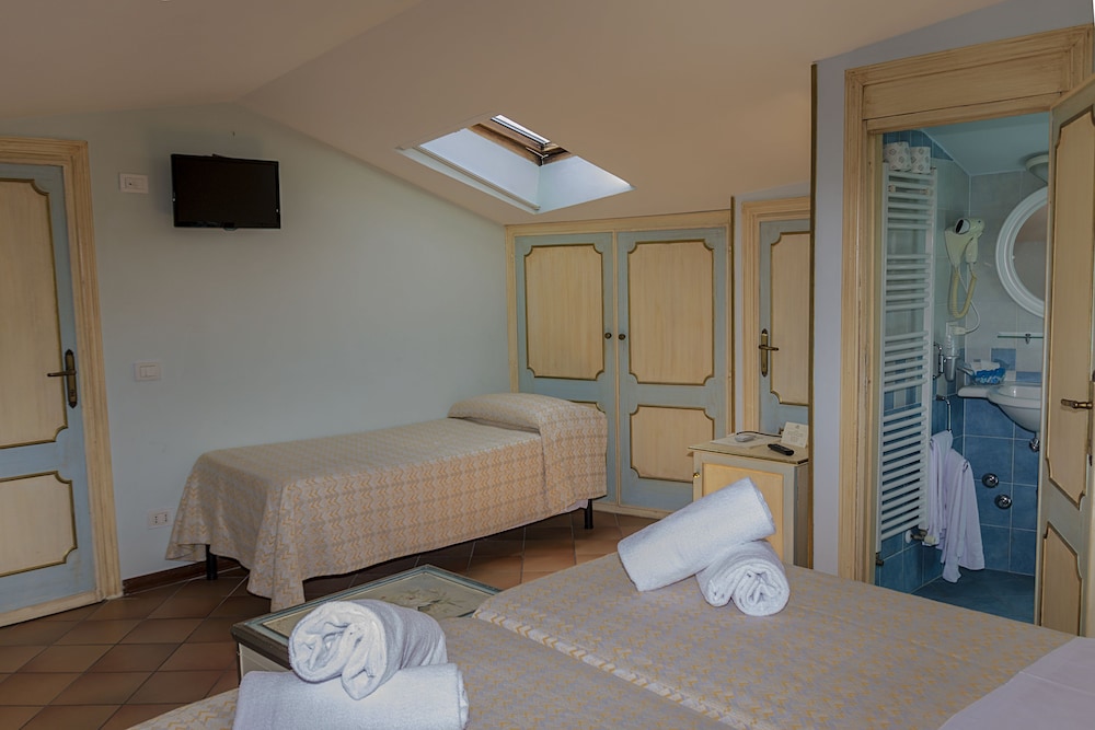 Quad Room photo 2