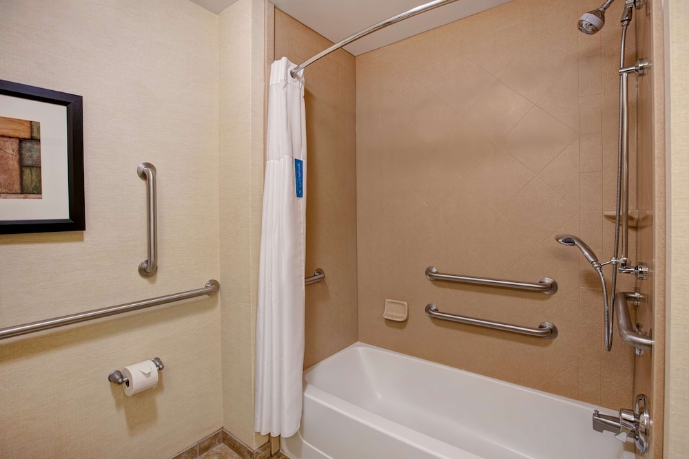 Room, 2 Queen Beds, Accessible, Non Smoking photo 2