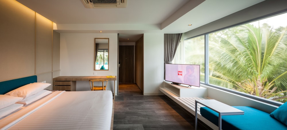 Corner Room photo 2