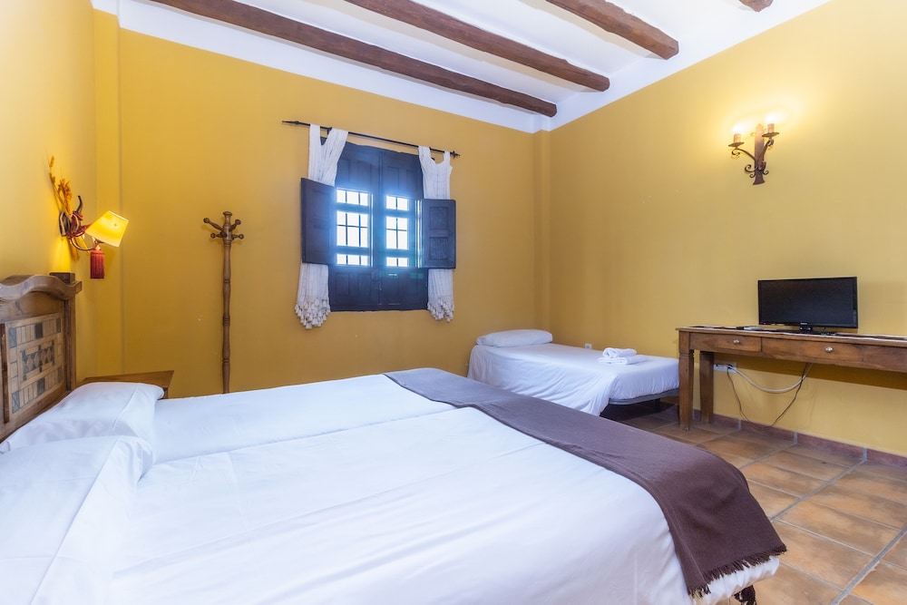 Premium Triple Room - Photo 4