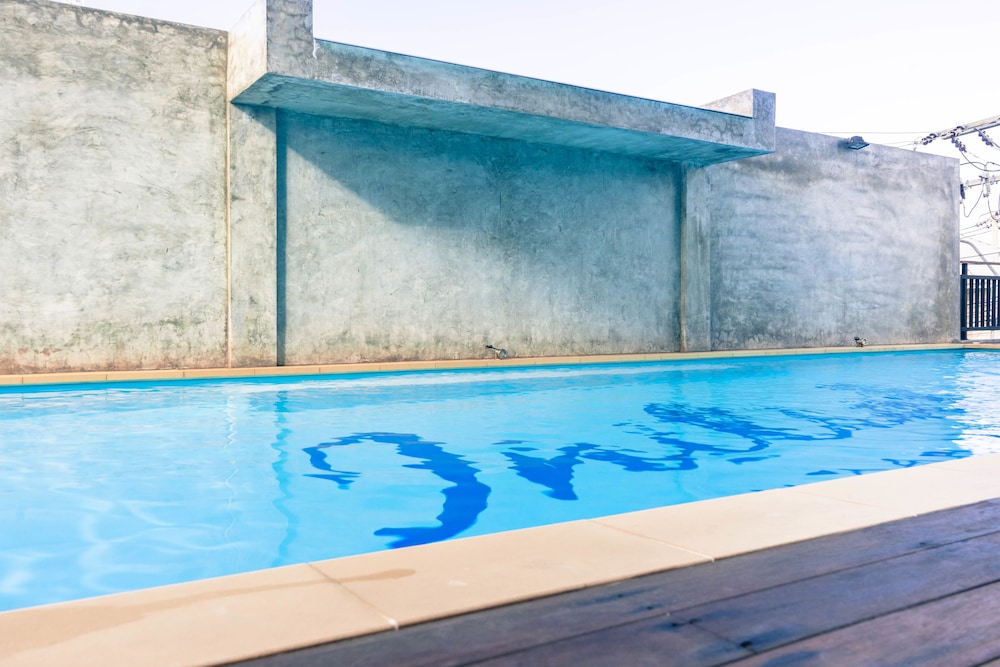 Comfort Room, Pool Access, Pool View photo 3
