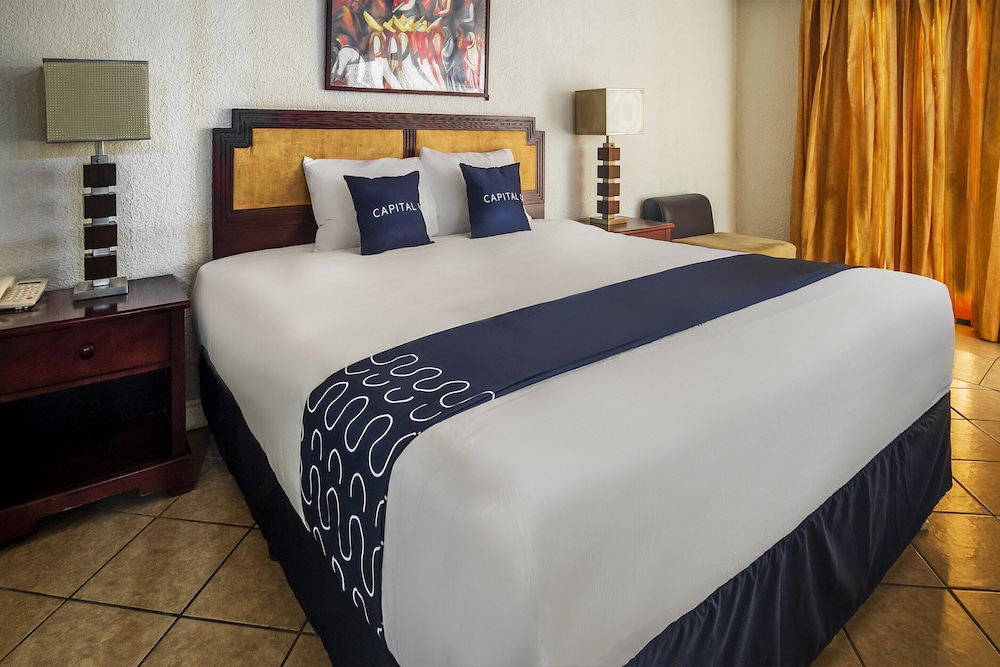 Superior Suite, Partial Ocean View