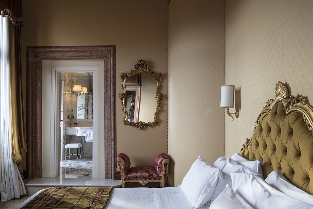 Deluxe Double or Twin Room - Photo 2