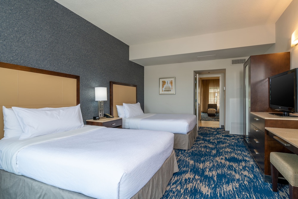 Suite, Multiple Beds, Accessible (Roll-In Shower) - Photo 1