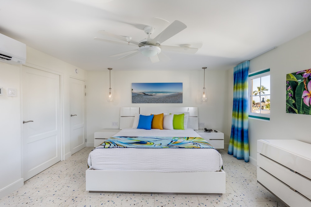 Honeymoon Suite