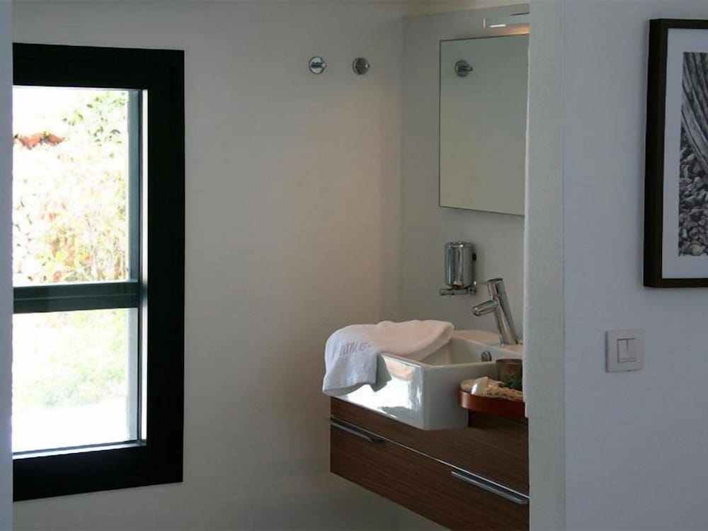 Standard Room photo 2
