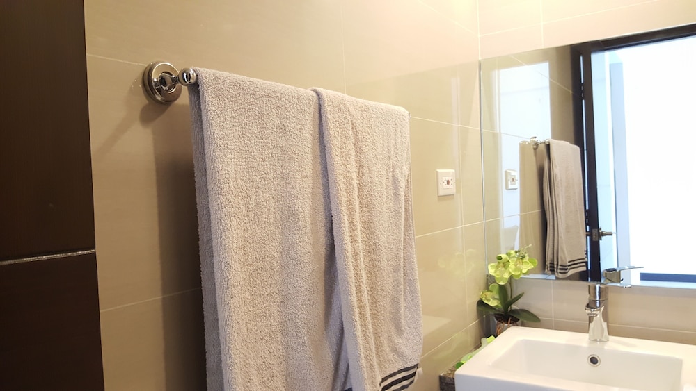 8 Newtown Apartment 1c photo 3