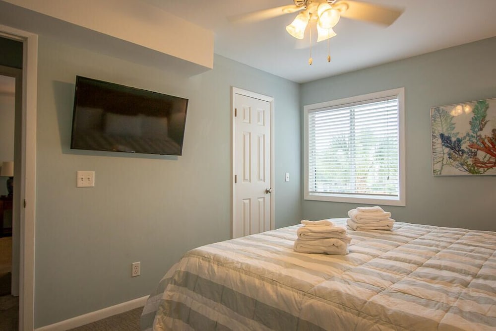 Condo, Multiple Beds, Kitchen photo 3