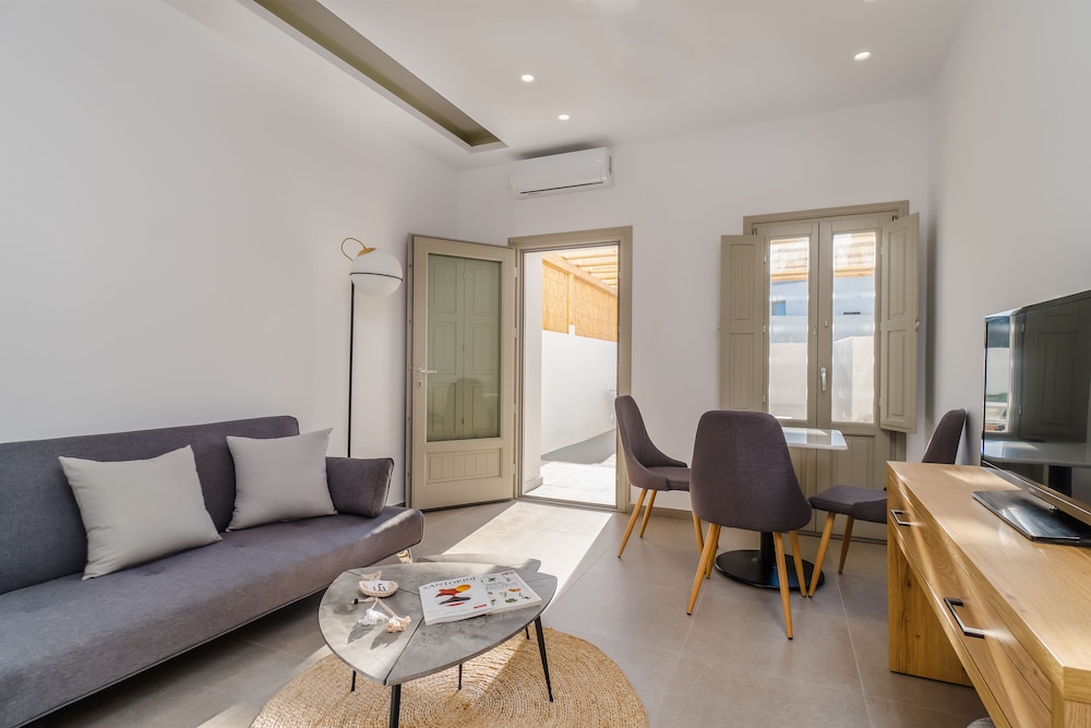 Penelope Suite with Hot Tub