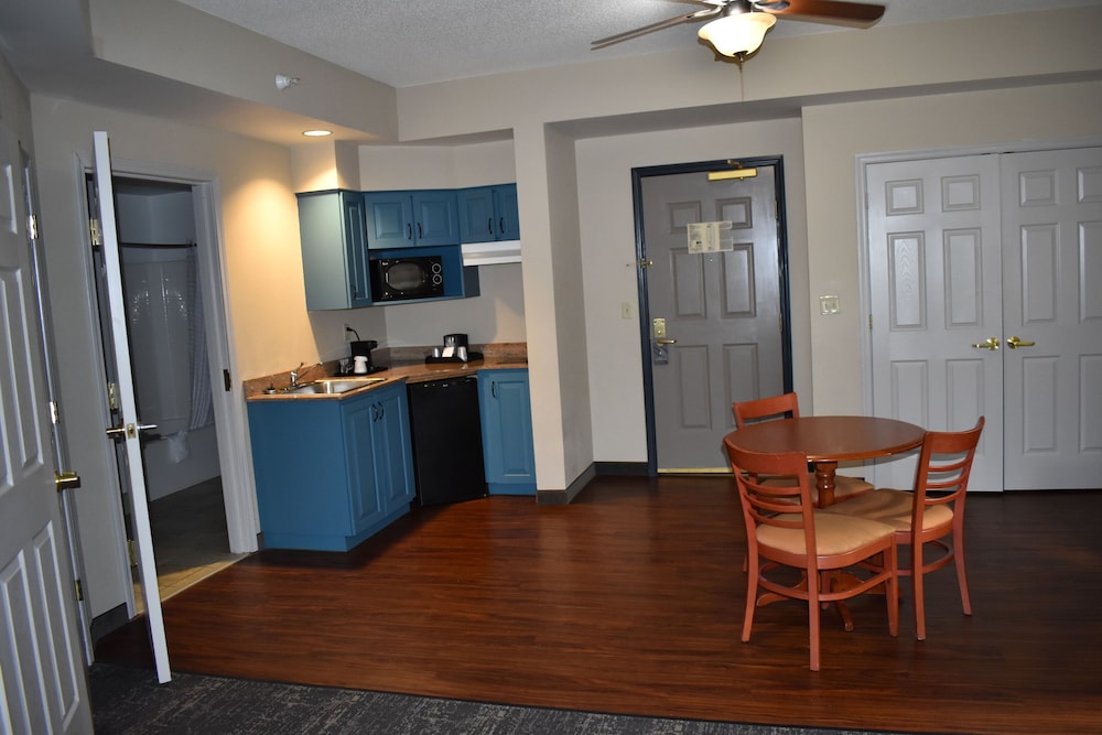 Studio Suite, 2 Queen Beds, Non Smoking - Photo 4