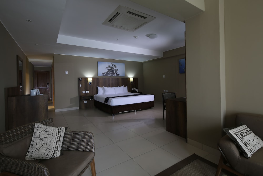 Junior Suite, 1 King Bed photo 1