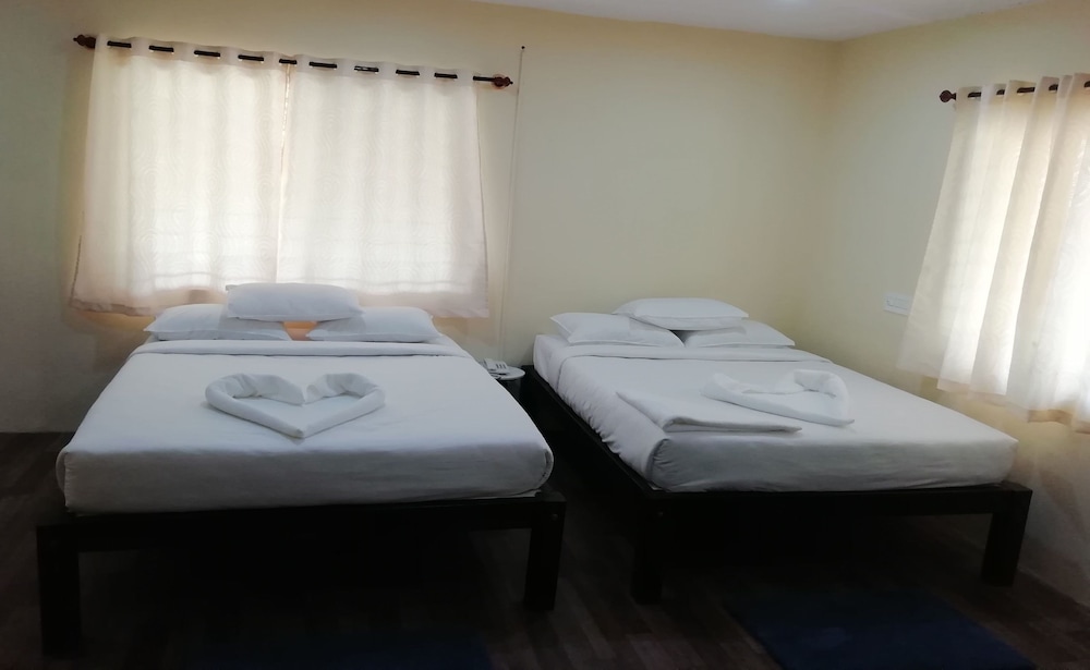 Deluxe Room, 2 Twin Beds photo 3