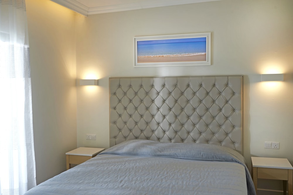 Suite, 1 Bedroom, Sea View - Photo 2
