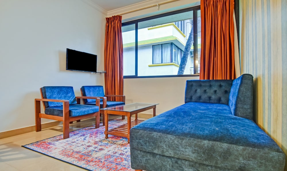 Superior Room, Pool View - Photo 8