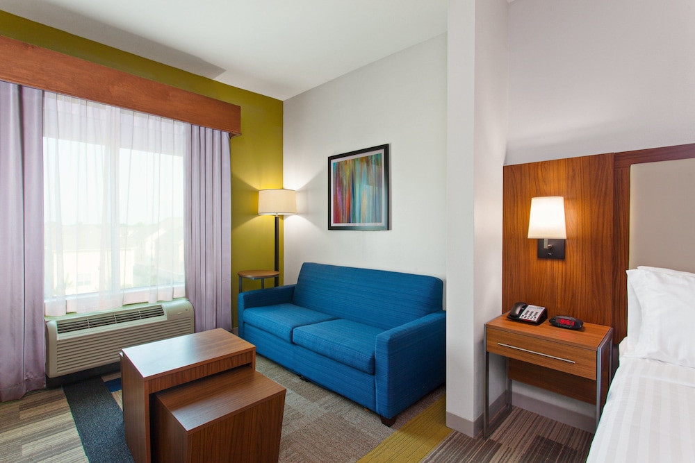 Suite, 2 Queen Beds photo 2